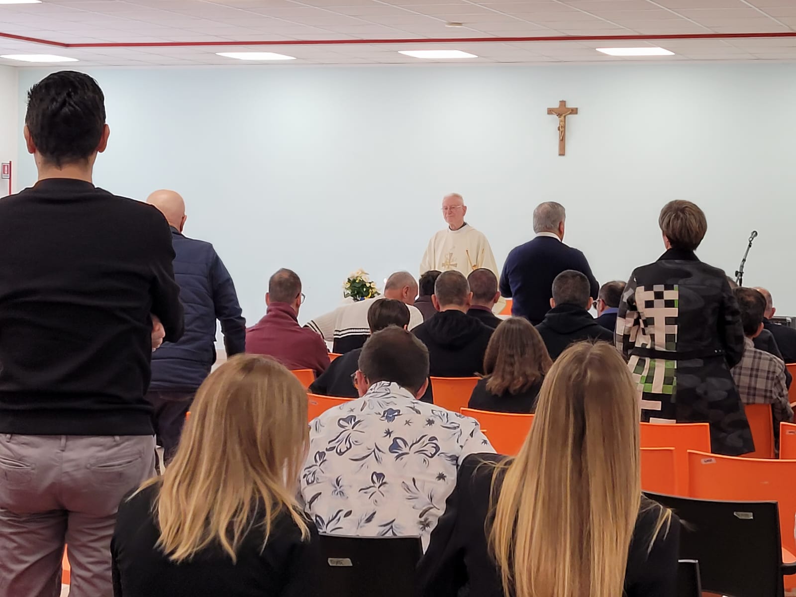 La messa di Pasqua al Centro Paolo VI