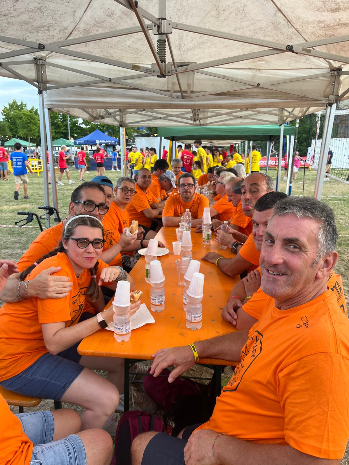 Utenti e operatori al “Torneo delle Contrade” di Arsego